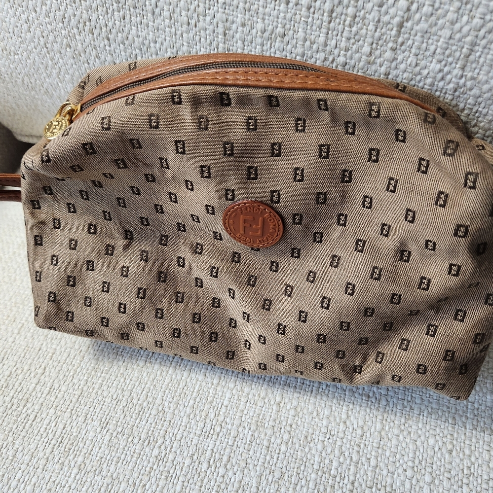 FENDI COSMETIC POUCH